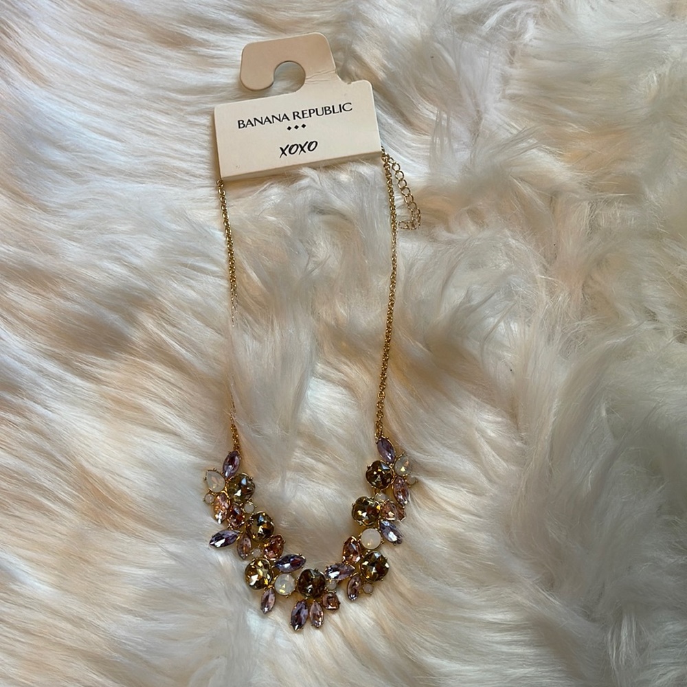 BNWT Banana Republic Statement Necklace!